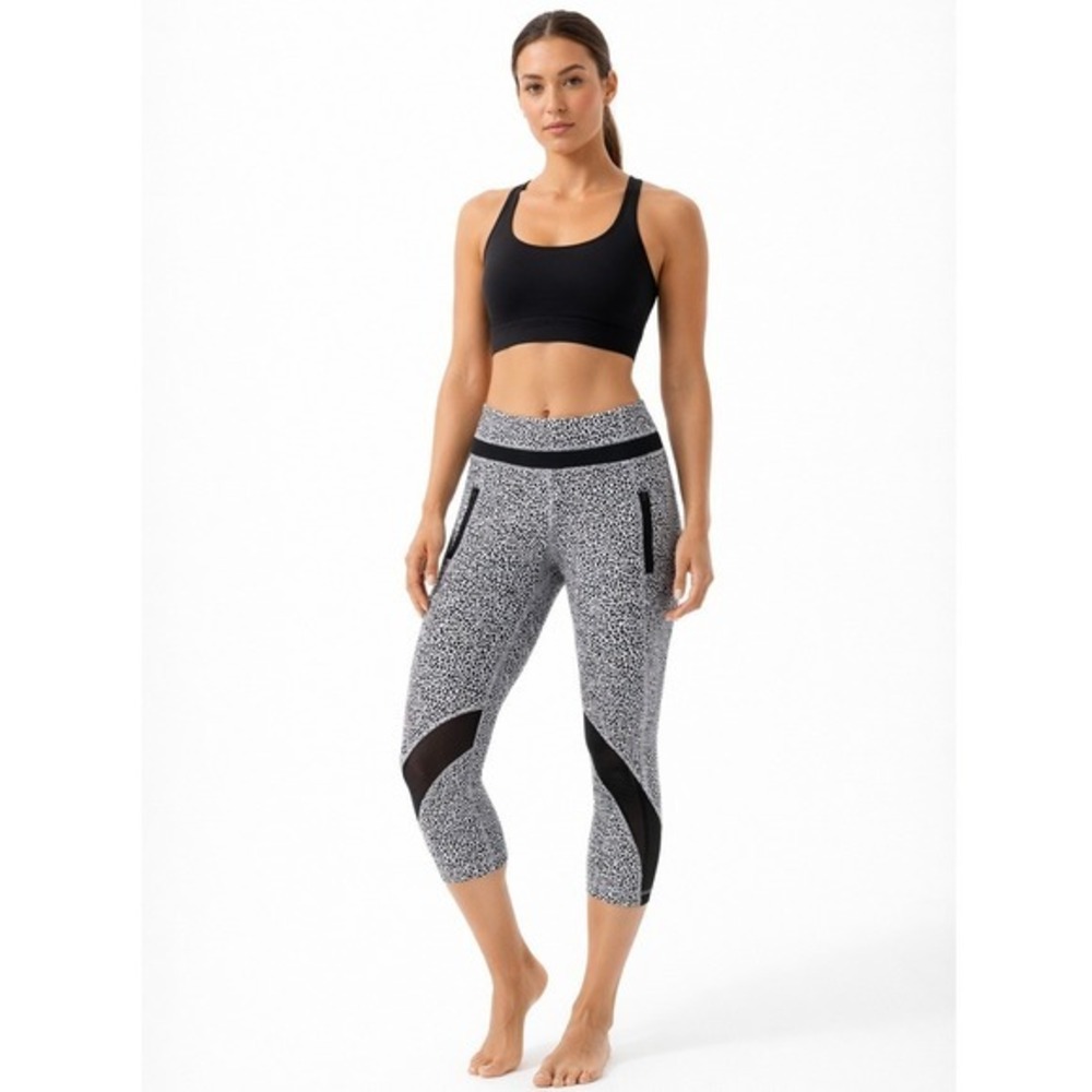 Lululemon Run Inspire Crop II Leggings Black White Wee Are‎ From Space Size 6